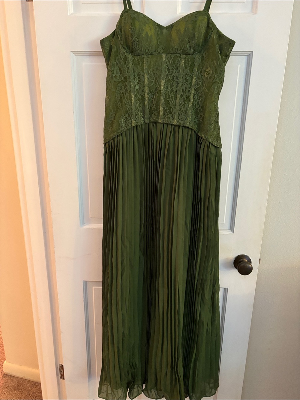 White House Black Market Olive Green Lace Bustier Maxi Dress Party
Size 10